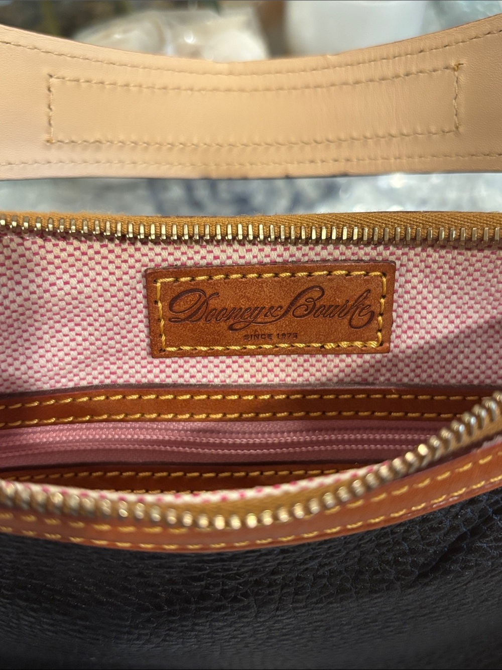Dooney & Bourke Pebble Grain Leather Hobo Shoulder Handbag - Picture 6 of 12